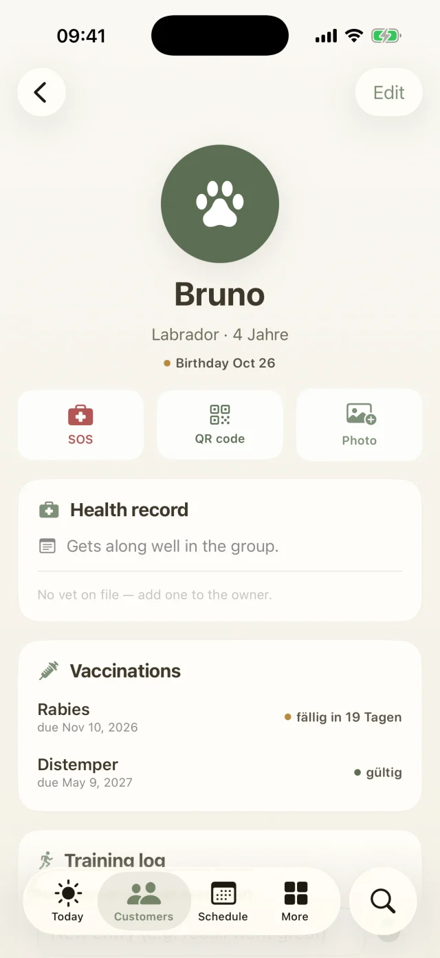 Bruno's dog profile with health file and vaccinations.