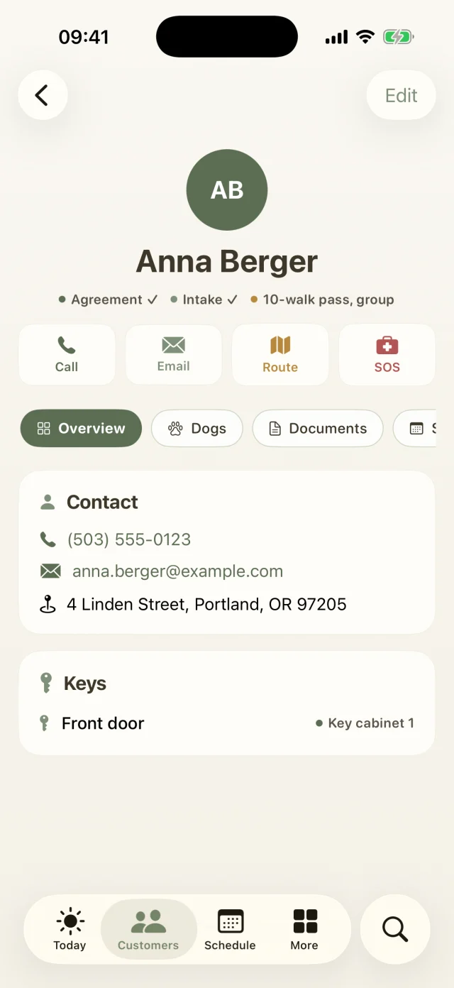 Anna Berger's client profile with quick actions for call, email, route and SOS.
