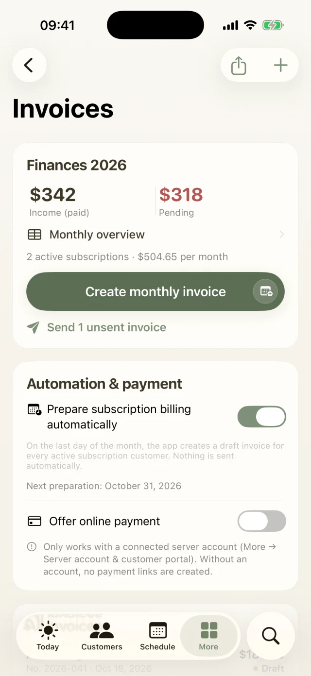 Invoices with income, open amounts, monthly invoice and subscription automation.