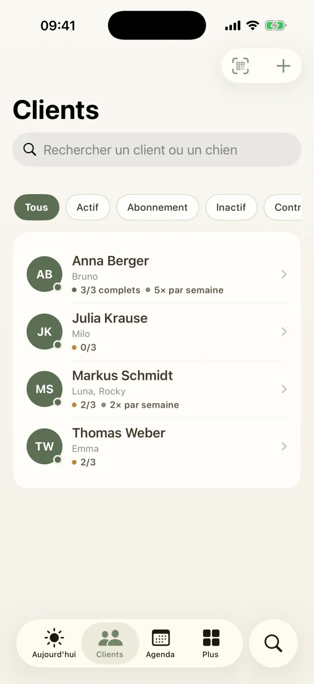 Liste des clients avec recherche, filtres et état des documents pour chaque client.